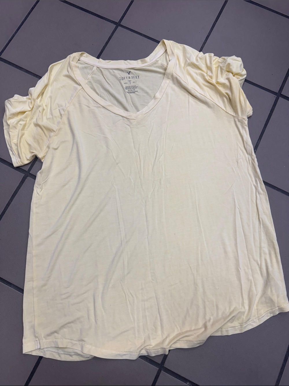 American Eagle Outfitters Soft V-Neck Tee in Pale Yellow